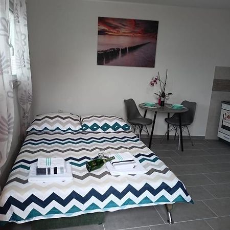 דירות Kaštela Studio Apartman Maria מראה חיצוני תמונה